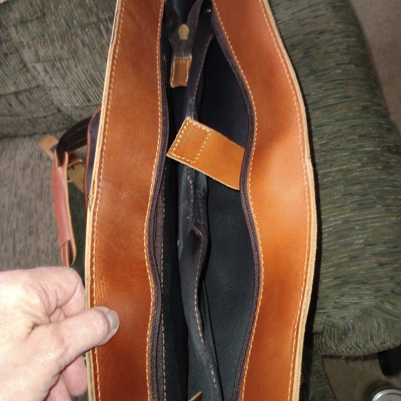 Leather briefcase computer bag 18x14x4 inches - Picture 6 of 7